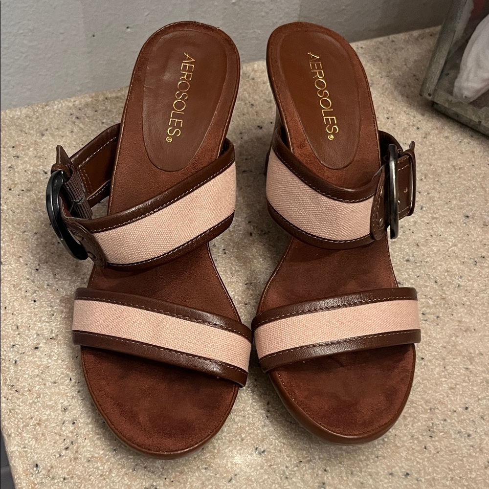 AEROSOLES Cream and Brown Leather Strappy Heels - Picture 3 of 7